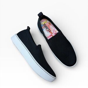 Born Black Slip-On Sneakers - Women’s Comfy Shoes - US Size 9 M - EUC